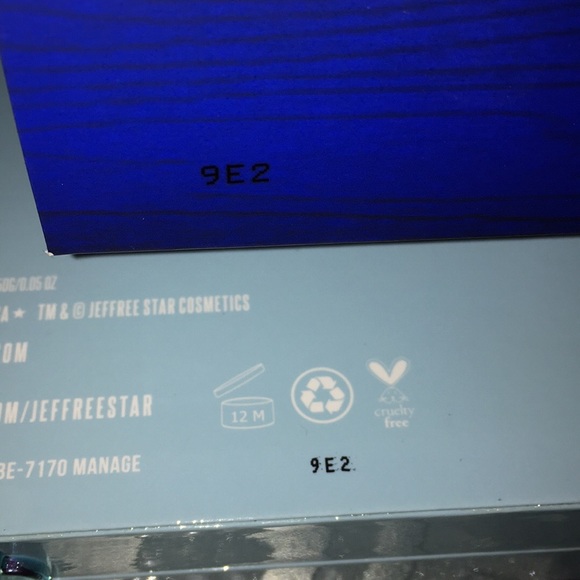 ❗️SOLD❗️Jeffree Star Blue Blood - Picture 3 of 3